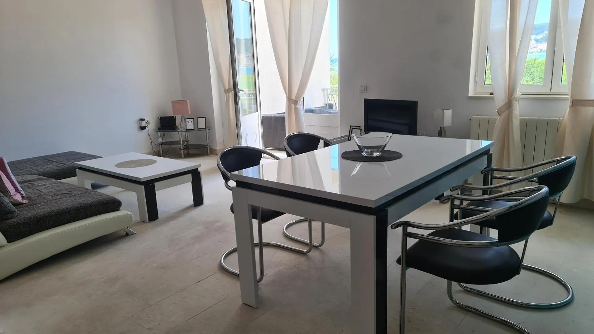 Bridge And Beach Apartments Trogir