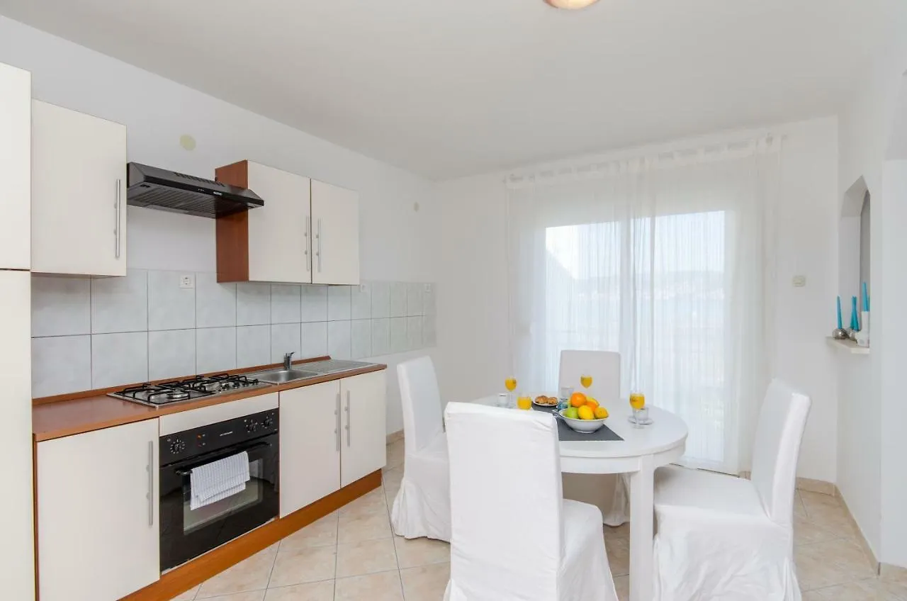 Bridge And Beach Apartments Trogir