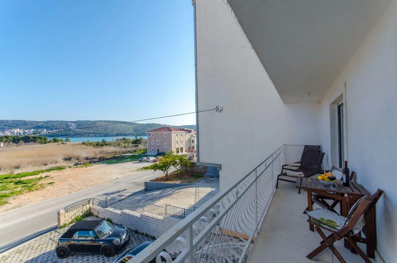 Bridge And Beach Apartments Trogir