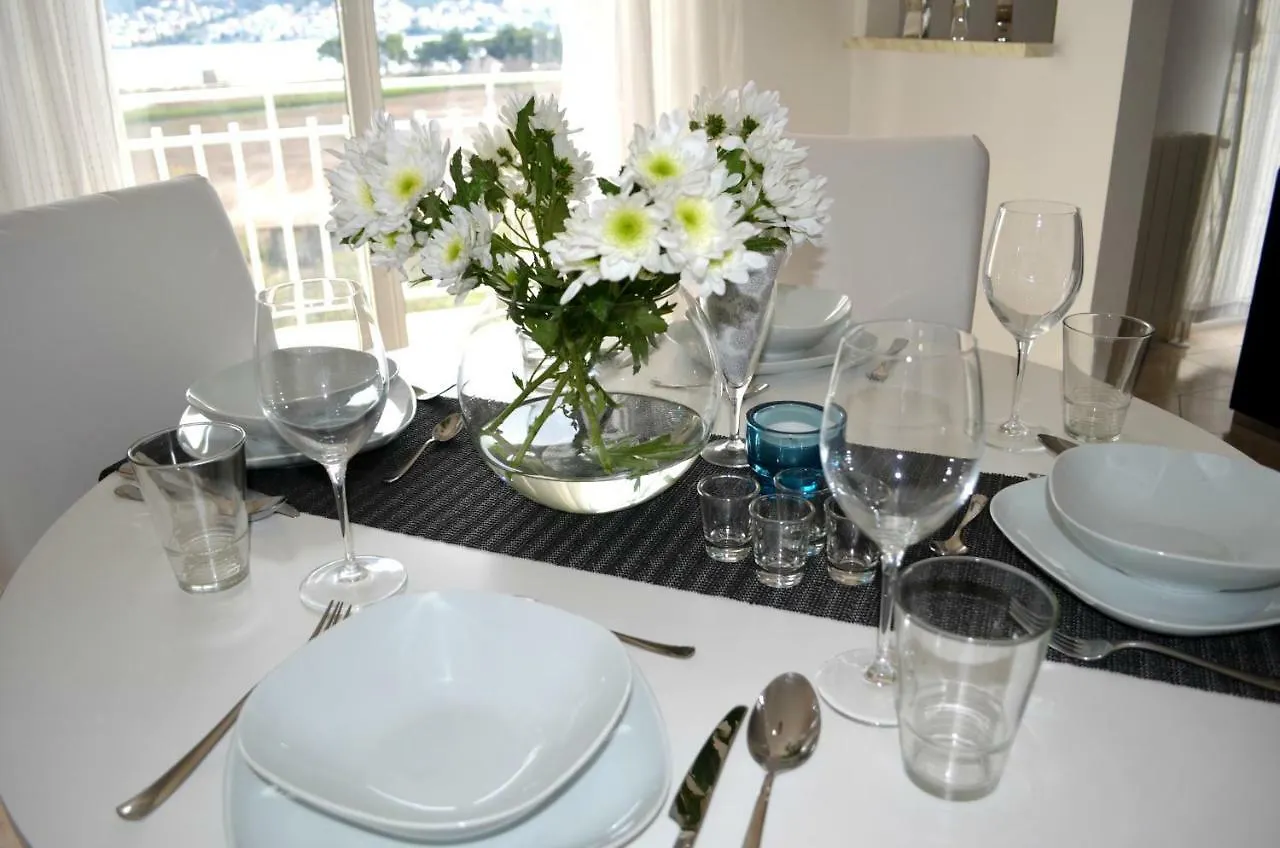 Bridge And Beach Apartments Trogir